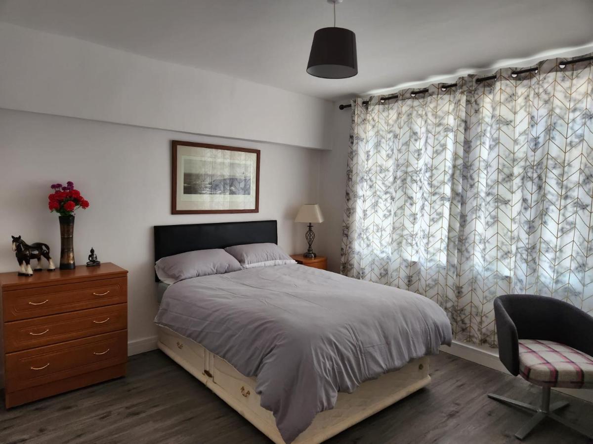 White House Ensuite Double Bedroom วอร์ริงตัน ภายนอก รูปภาพ