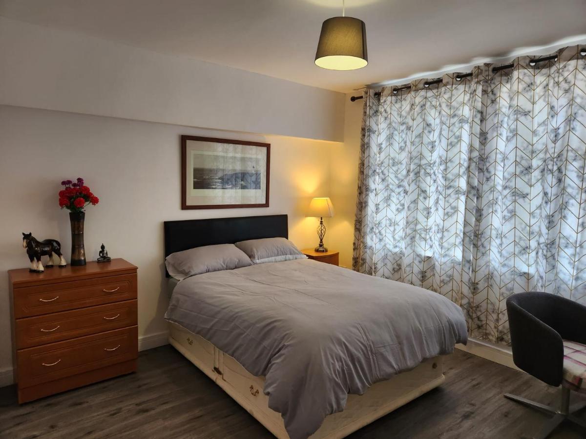 White House Ensuite Double Bedroom วอร์ริงตัน ภายนอก รูปภาพ
