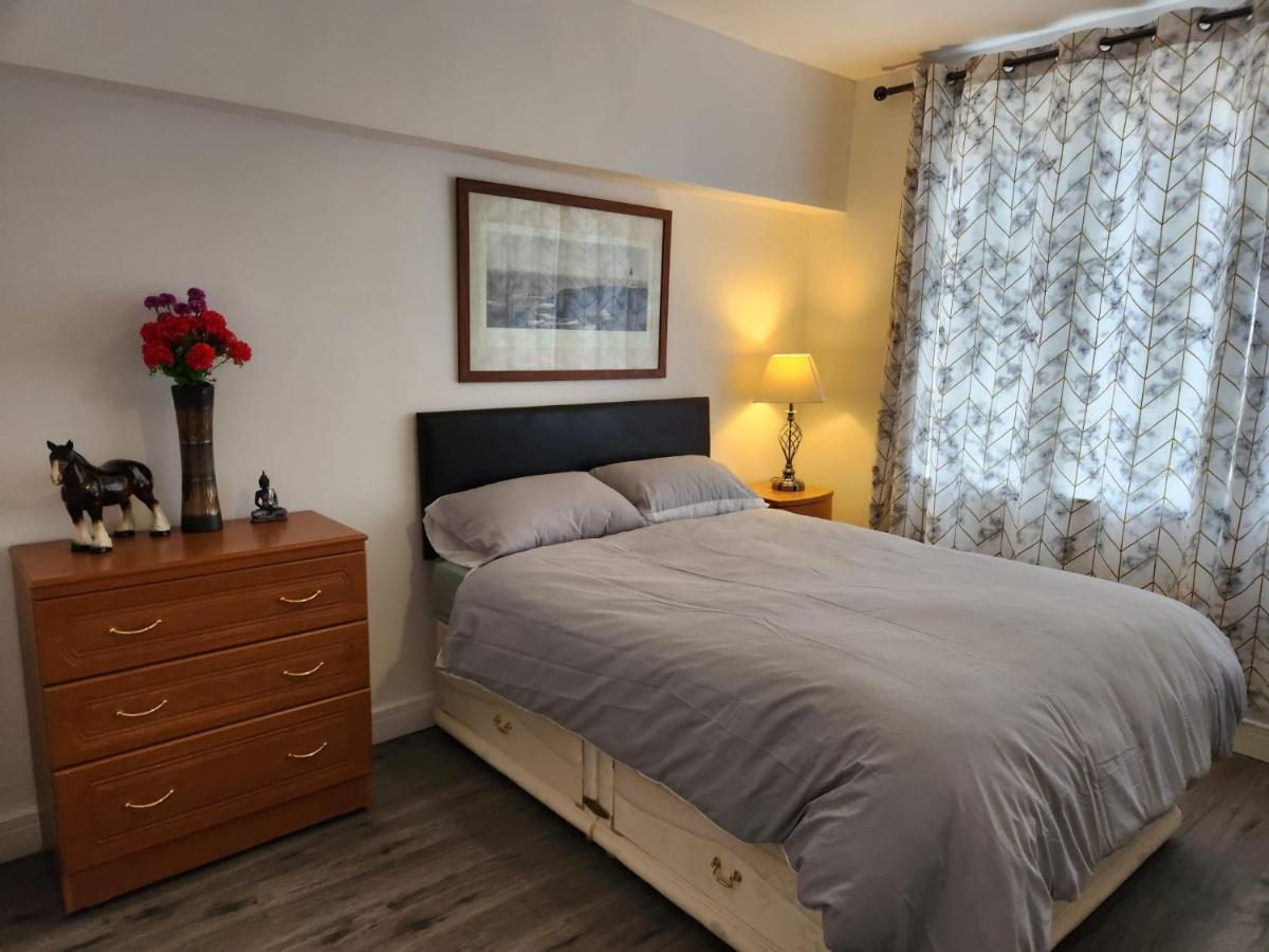 White House Ensuite Double Bedroom วอร์ริงตัน ภายนอก รูปภาพ