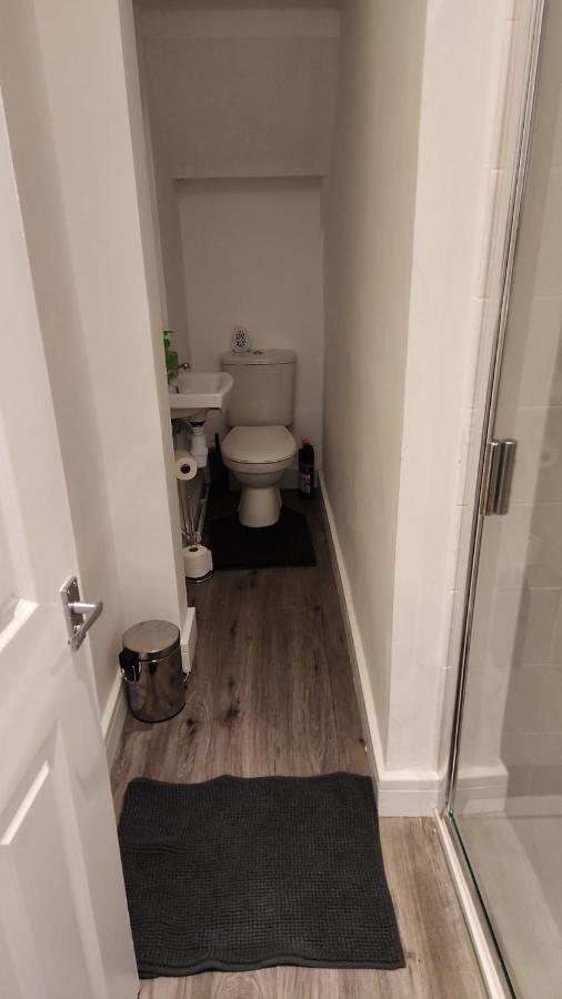 White House Ensuite Double Bedroom วอร์ริงตัน ภายนอก รูปภาพ