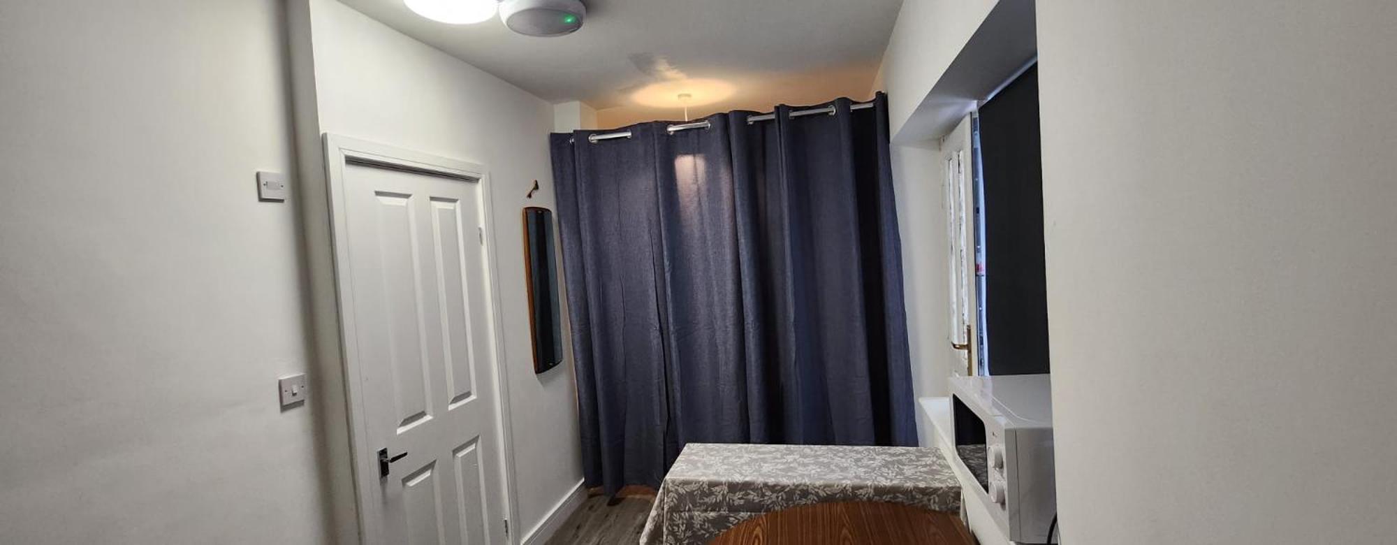 White House Ensuite Double Bedroom วอร์ริงตัน ภายนอก รูปภาพ