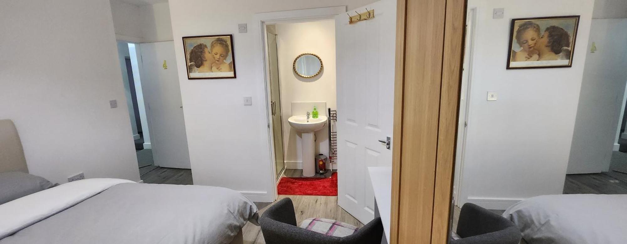 White House Ensuite Double Bedroom วอร์ริงตัน ภายนอก รูปภาพ