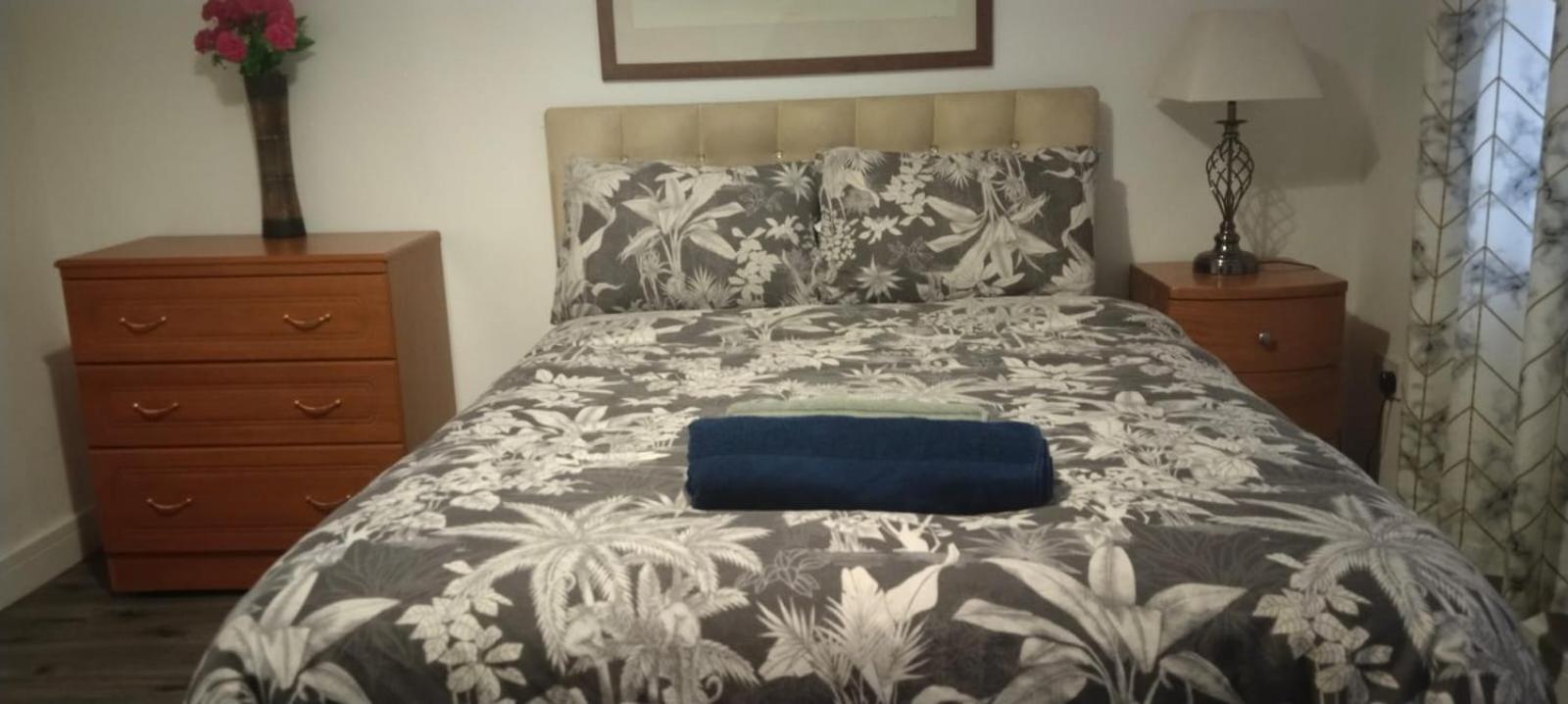 White House Ensuite Double Bedroom วอร์ริงตัน ภายนอก รูปภาพ